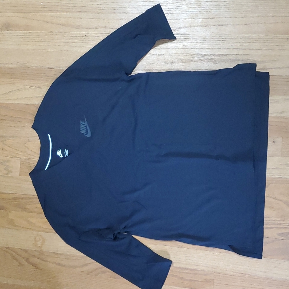 Womens Nike 3/4 sleeve shirt, size Medium